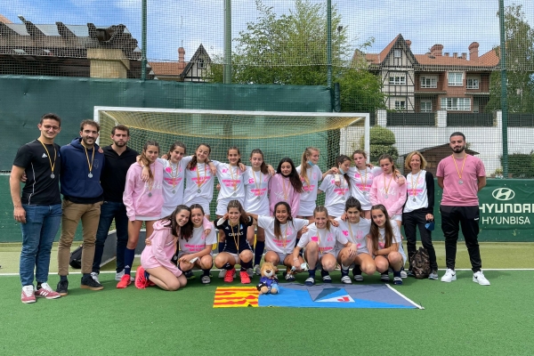 Els equips cadet A femení i masculí del Junior FC, plata i bronze en el Campionat d'Espanya d'hoquei sobre herba
