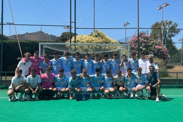 Subcampionat d'Espanya d'hoquei sobre herba per a l'equip juvenil masculí del Junior FC, que clou la temporada amb 3 títols