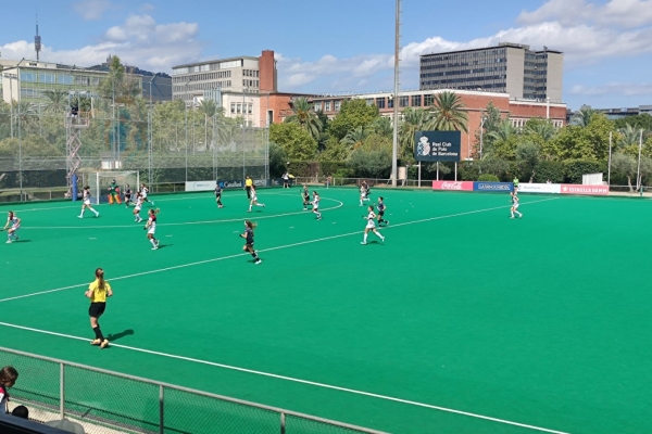 Els primers equips femení i masculí d'hoquei sobre herba del Junior FC inicien una nova temporada en la Divisió d'Honor A