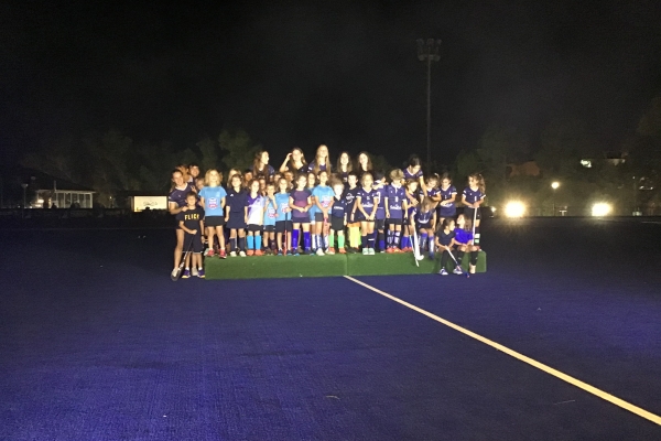 El Junior FC presenta els 700 jugadors i jugadores i els 49 equips de la secció d'hoquei sobre herba reconeixent la gran temporada esportiva anterior dels equips de formació
