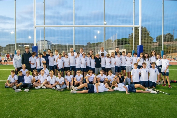 El Club de Rugby Sant Cugat sigue creciendo y presenta 18 equipos y cerca de 500 jugadores y jugadoras