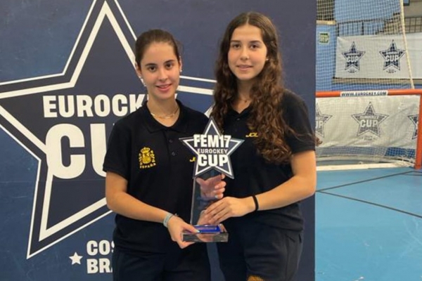 Alba Costa i Paula Roldan, del Solideo Patí Hoquei Club Sant Cugat, campiones de l'Eurockey Cup amb la selecció espanyola sub-16